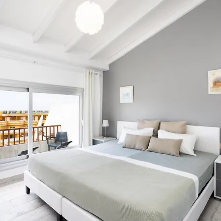 Bright & Elegant Duplex With Terrace And Pool, Just Steps From Puerto Colon Appartement Costa Adeje (Tenerife)