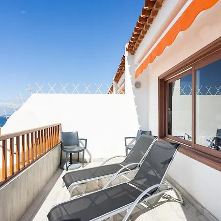 Bright & Elegant Duplex With Terrace And Pool, Just Steps From Puerto Colon Appartement