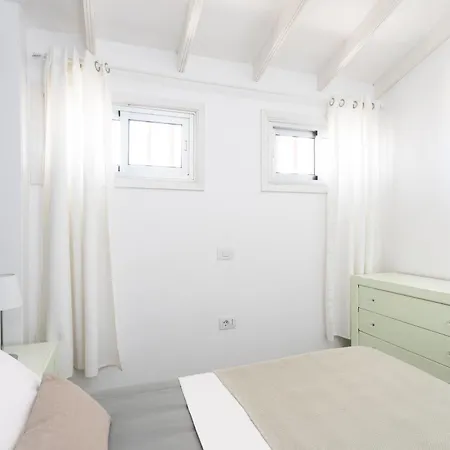 Appartement Bright & Elegant Duplex With Terrace And Pool, Just Steps From Puerto Colon *