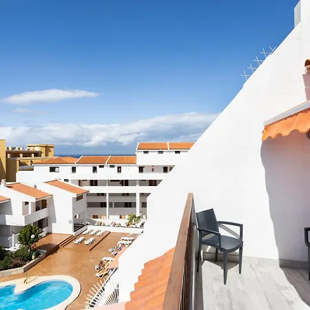 Bright & Elegant Duplex With Terrace And Pool, Just Steps From Puerto Colon Appartement