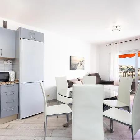 Bright & Elegant Duplex With Terrace And Pool, Just Steps From Puerto Colon אדחה