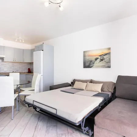 Bright & Elegant Duplex With Terrace And Pool, Just Steps From Puerto Colon Διαμέρισμα *